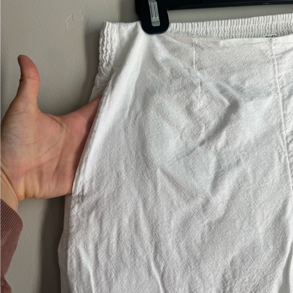 Roxy White Linen Blend Wide Leg Pants M | Beachy Elastic Waist Resort Style - Picture 6 of 9